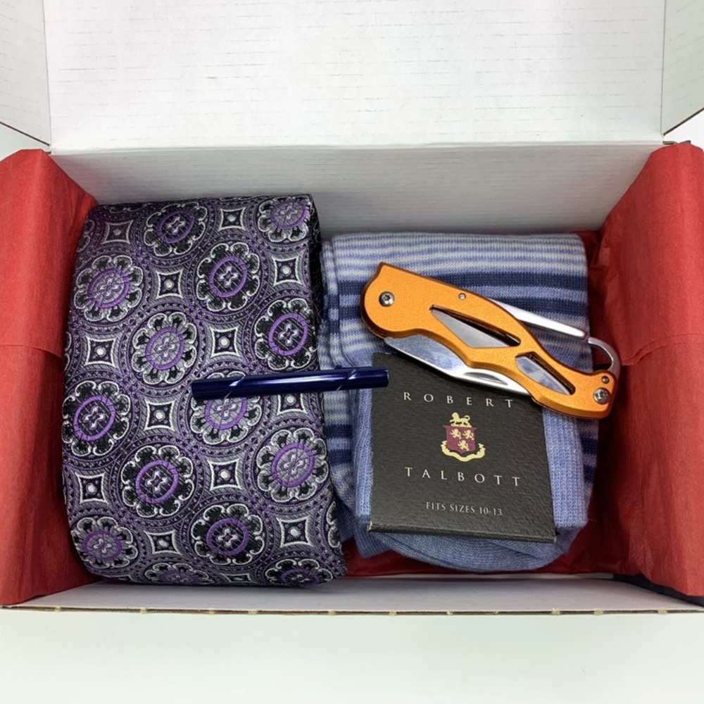 Jos A Bank Tie Gift Box "The Man Who Has It All" - Picture 3 of 4